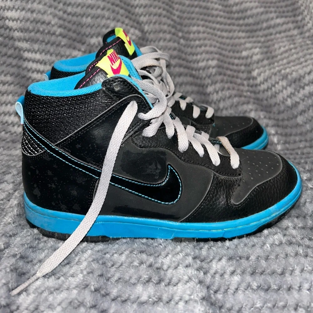 Nike Dunk Shoes Size Y5 Black/Blue‎ With Paint Splatter Design